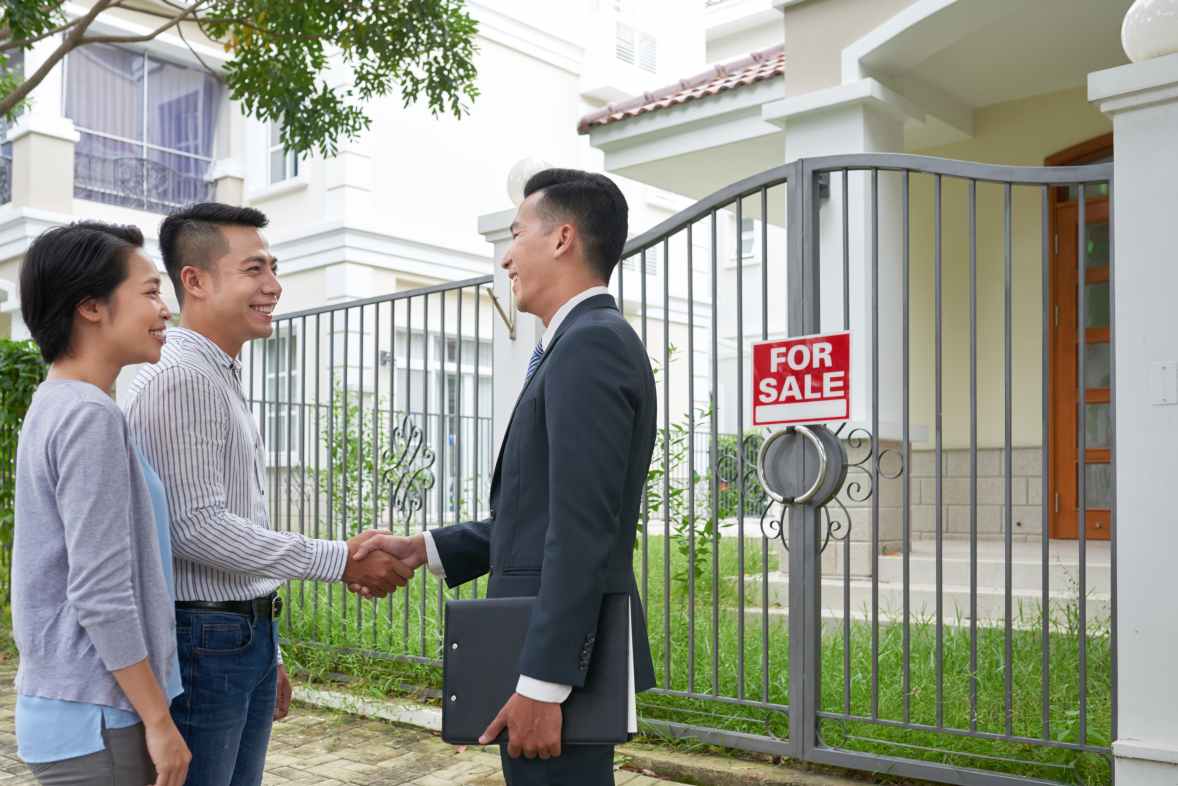 The Essential Role of House Agents in Singapore’s Real Estate Market